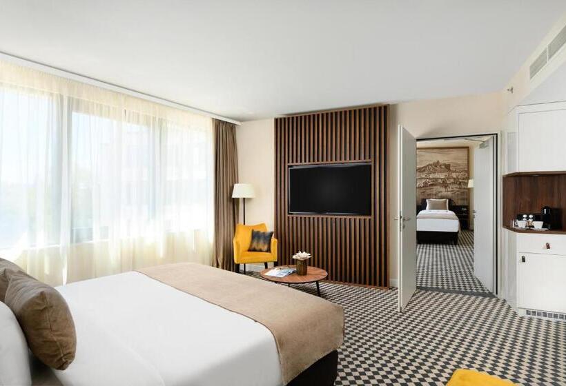 غرفة قياسية, Grand Hotel Esztergom