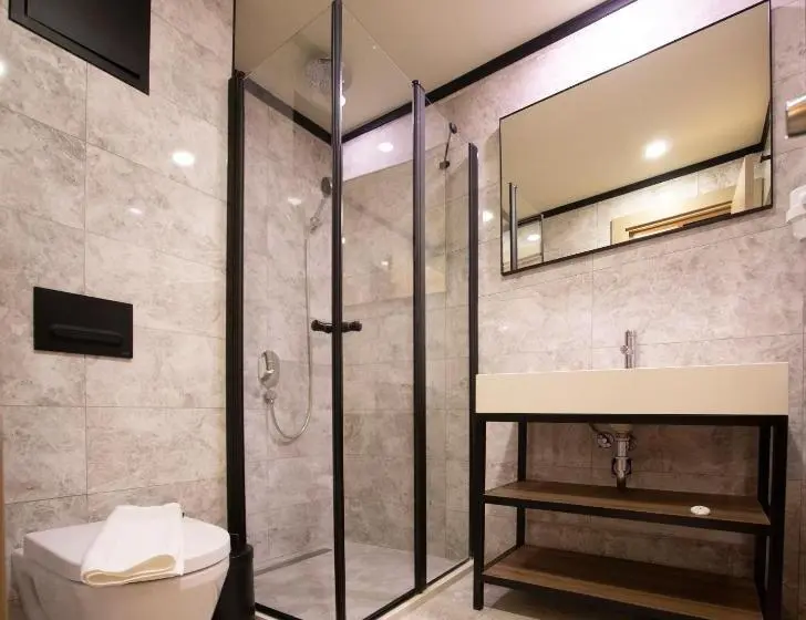 اتاق اکونومی, Beşiktaş Serenity