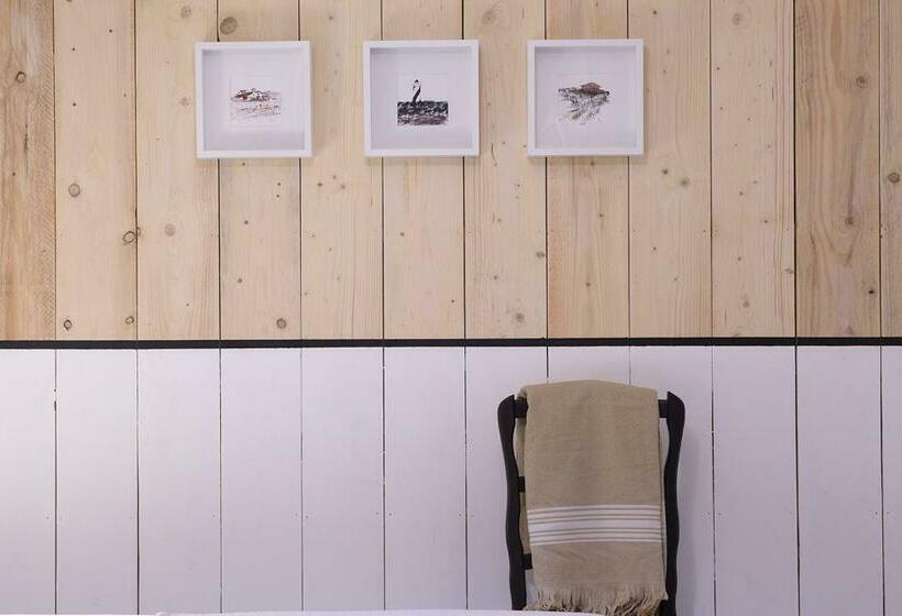 חדר סטנדרט מותאם לאדם עם מוגבלויות, Cote Phare