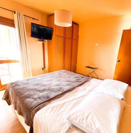 Номер Deluxe, Das Rosas