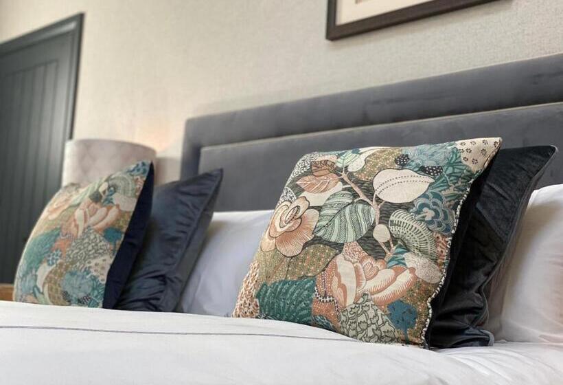 חדר סופריור, The Merchant S Yard