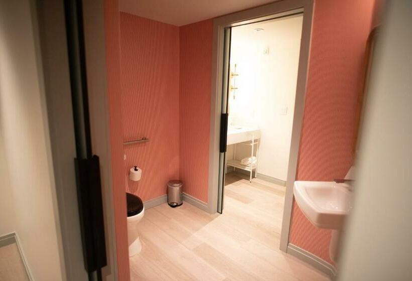 جناح مطل على المدينة, Virgin Hotels New Orleans