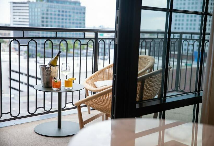 جناح مطل على المدينة, Virgin Hotels New Orleans