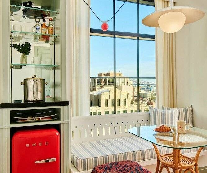 جناح مطل على المدينة, Virgin Hotels New Orleans