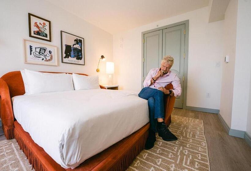 غرفة قياسية سرير كينج, Virgin Hotels New Orleans