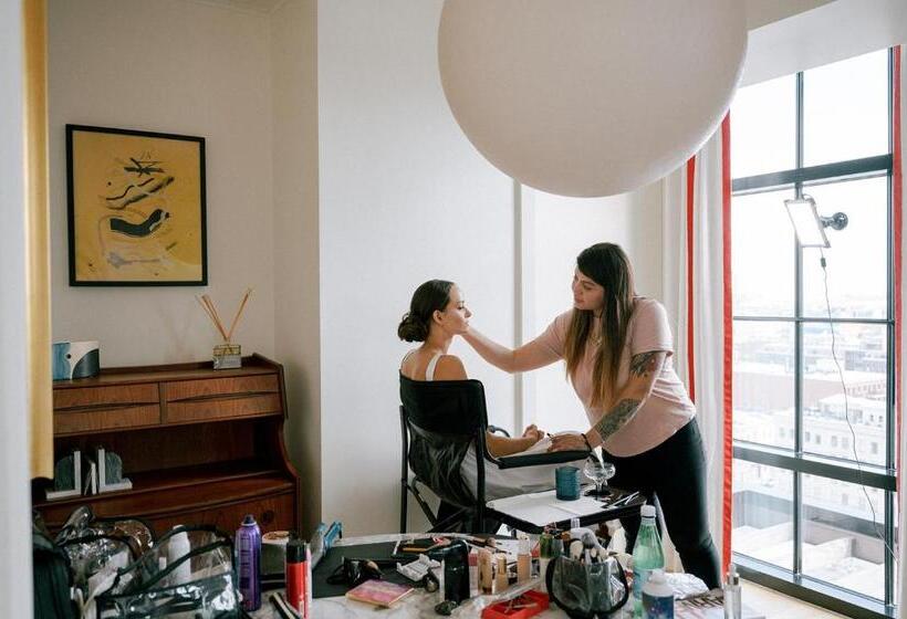 جناح مطل على المدينة, Virgin Hotels New Orleans