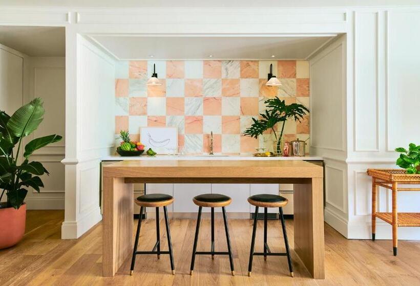 جناح مطلّ علي حمام السباحة, Virgin Hotels New Orleans