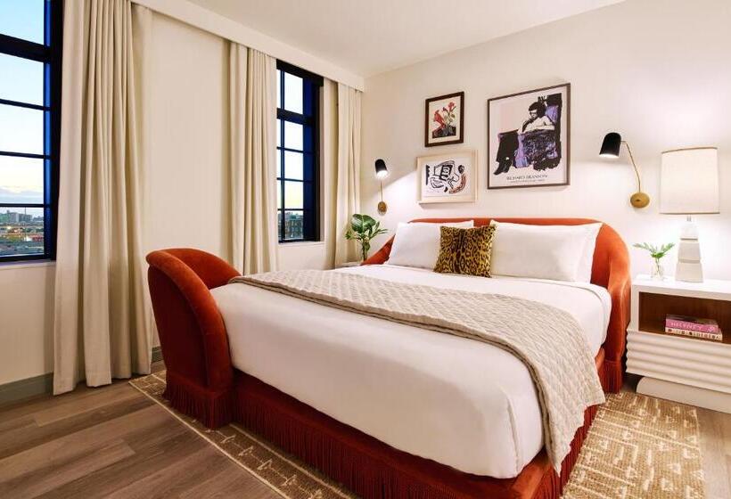غرفة قياسية سرير كينج, Virgin Hotels New Orleans