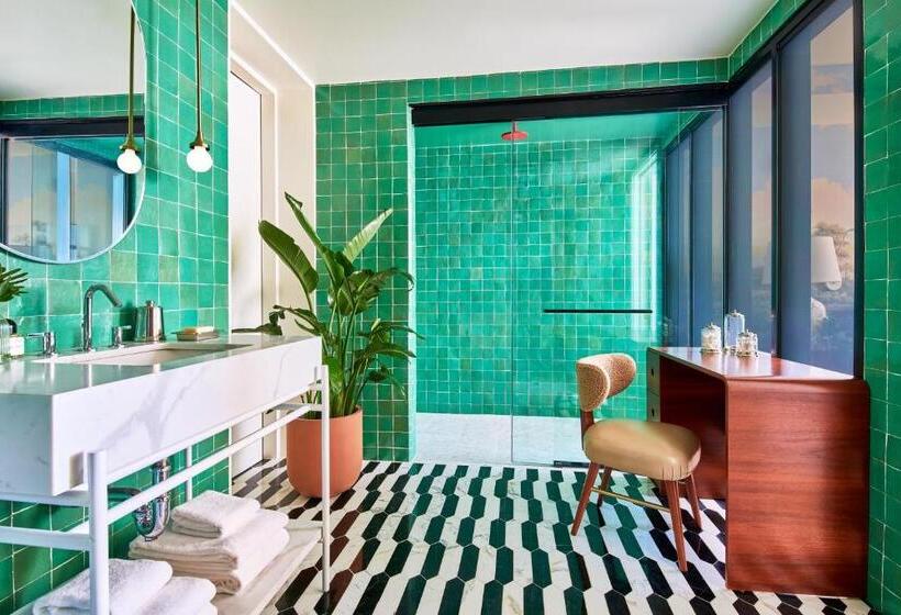جناح مطل على المدينة, Virgin Hotels New Orleans