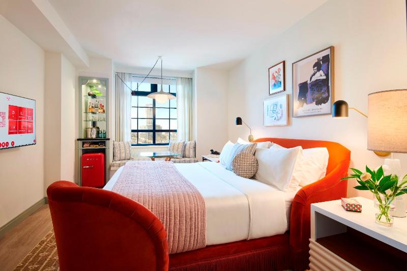 غرفة قياسية سرير كينج لذوى الإحتياجات الخاصة, Virgin Hotels New Orleans