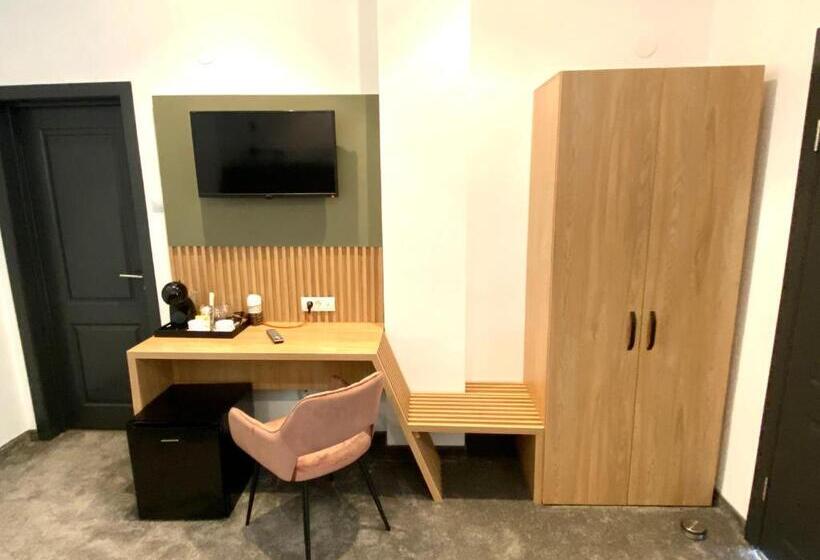 スタンダードルーム, Victoria Rooms