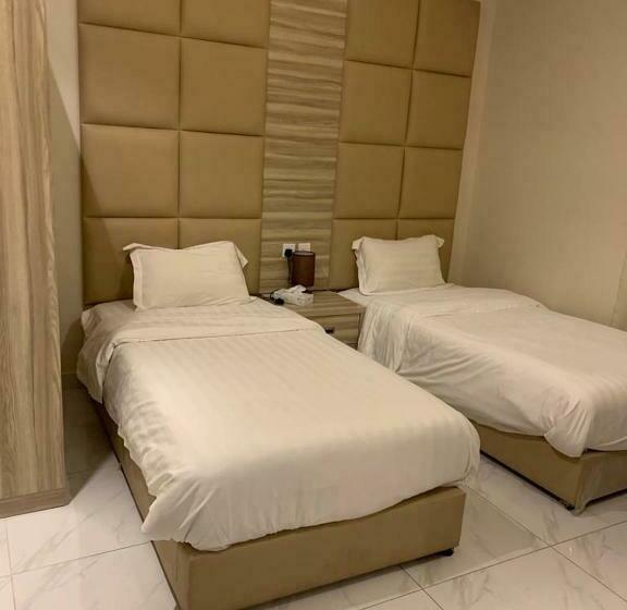 غرفة قياسية ثلاثية, روز للشقق الفندقية 2