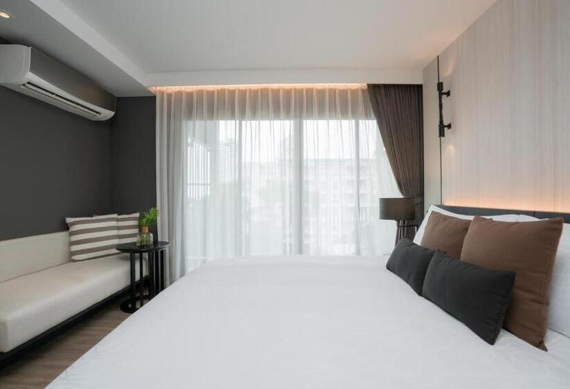 带大床的豪华间, Bayphere Hotel Pattaya Jc