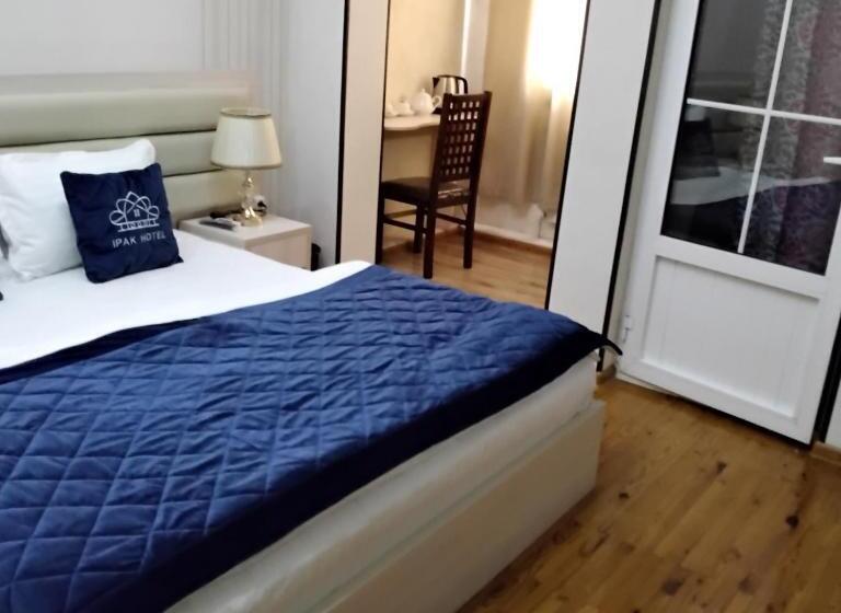 اتاق استاندارد, Ipak