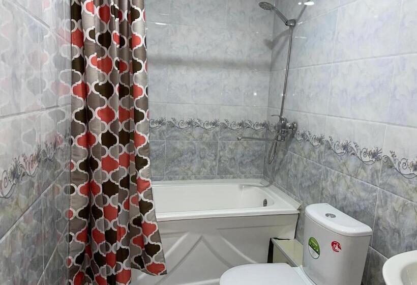 اتاق لوکس, Ipak