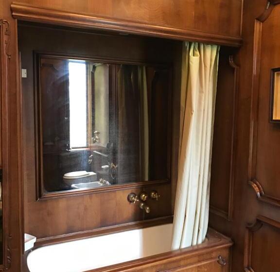 اتاق استاندارد با چشم‌انداز استخر, Villa Dom