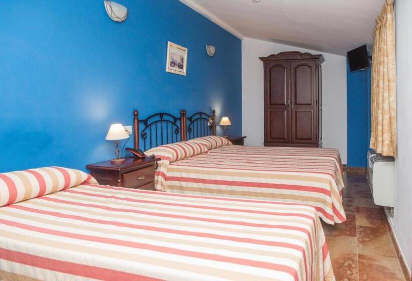 اتاق استاندارد سه نفره, Hostal San Cayetano