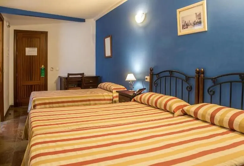 اتاق استاندارد سه نفره, Hostal San Cayetano
