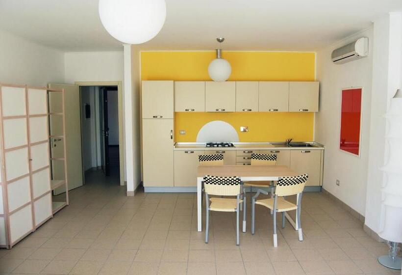 استودیوی سوپریور, Solidago Residence