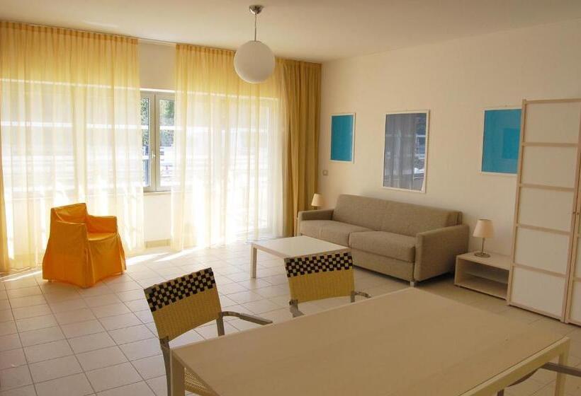 استودیوی سوپریور, Solidago Residence
