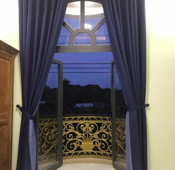 اتاق خانوادگی, Sunrise