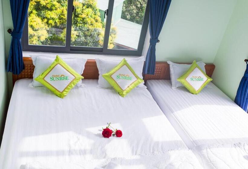 اتاق استاندارد سه تخته با بالکن, Sunrise