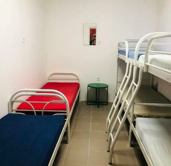 Vuode Makuusalissa, хостел вокзал «автостанция киев»