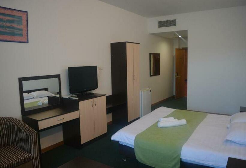 Quarto Deluxe, Port Inn