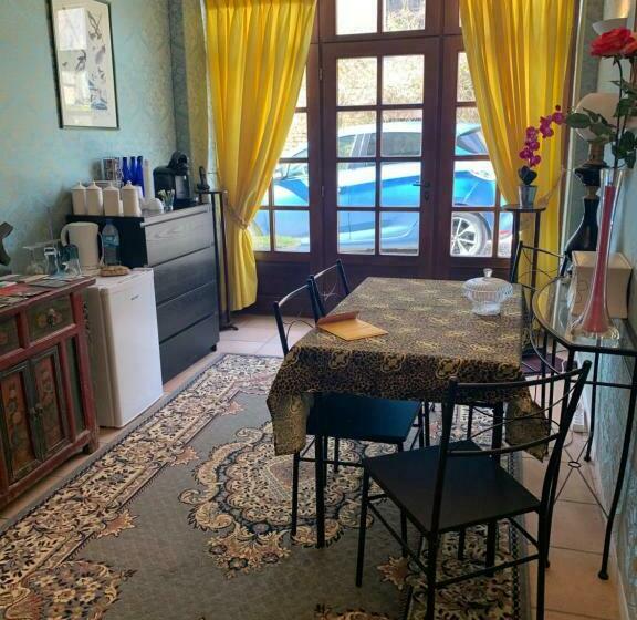 غرفة كومفورت ثلاثية, Les Chambres De Rougemont