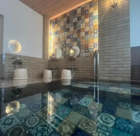バスルーム共有のトリプルスタンダード, Historical Ryokan Senyukan