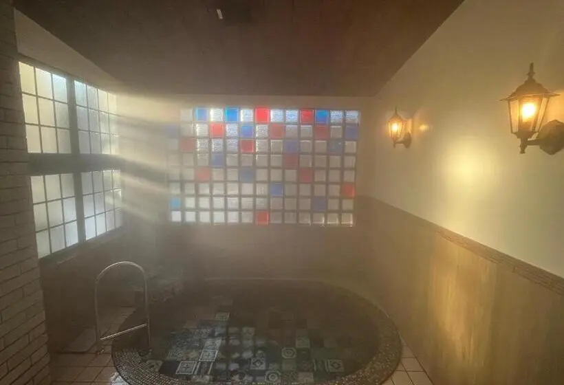 バスルーム共有のトリプルスタンダード, Historical Ryokan Senyukan