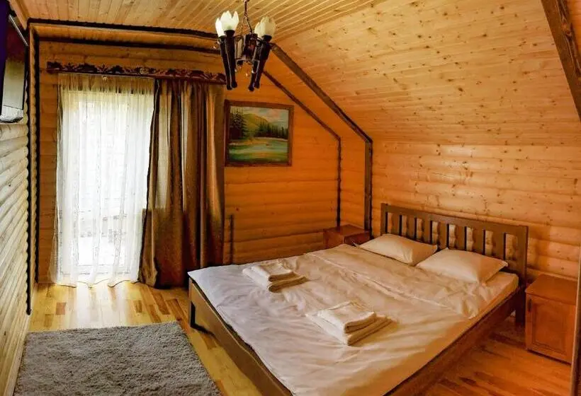 Standard-huone, коло гір