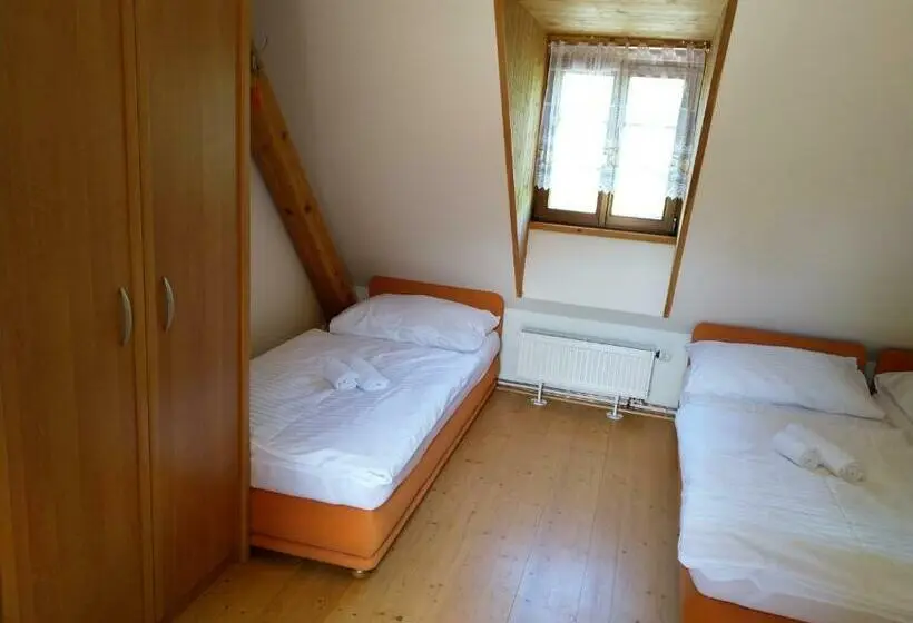 Habitació Triple Estàndard Vista Jardí, žabonosy Mlýn