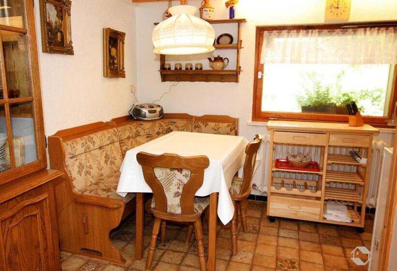 침실 2개 아파트, Hornihäusle