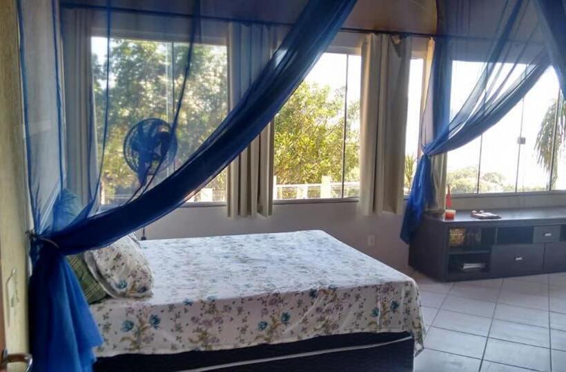 غرفة عائلية مطلّة علي البحر, Mediterrâneo