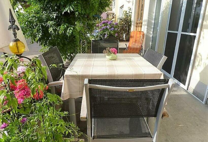 带1个卧室的带阳台的公寓, Ferienbauernhof Storchenhäusle