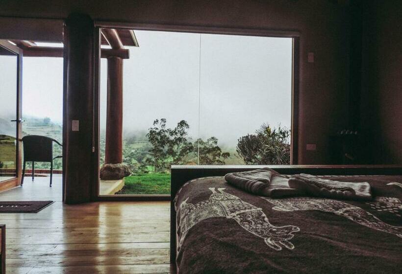 غرفة قياسية ثلاثية, Llullu Llama Mountain Lodge