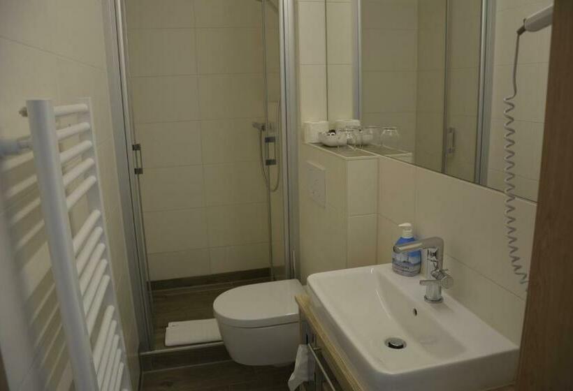 标准间, Restaurant Zur Post