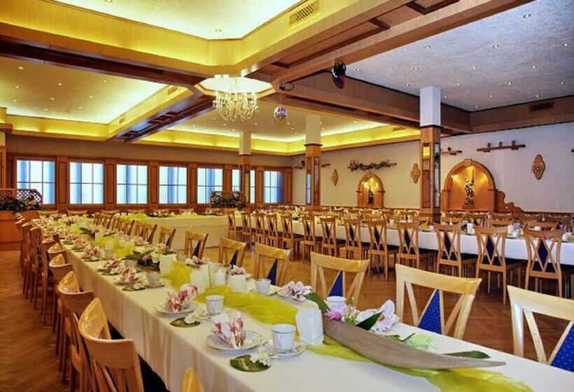 4인용 스탠다드 룸, Weinhotel Goger