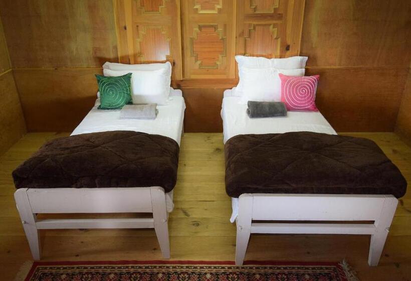 스탠다드 룸 공동 욕실, Thira Chanshal