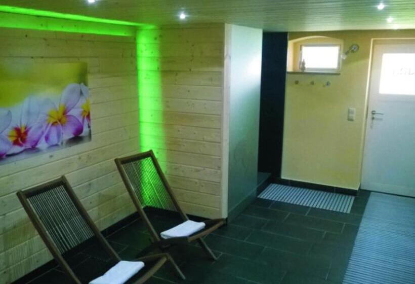 דירת חדר, Hof Hanau