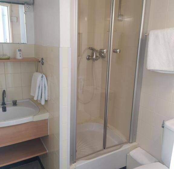 スタンダードルーム, Le Nouveau Monde