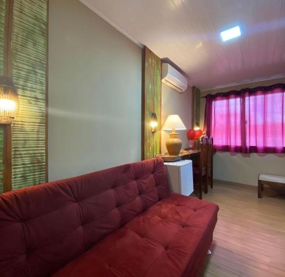 غرفة قياسية, Queiroz Palace