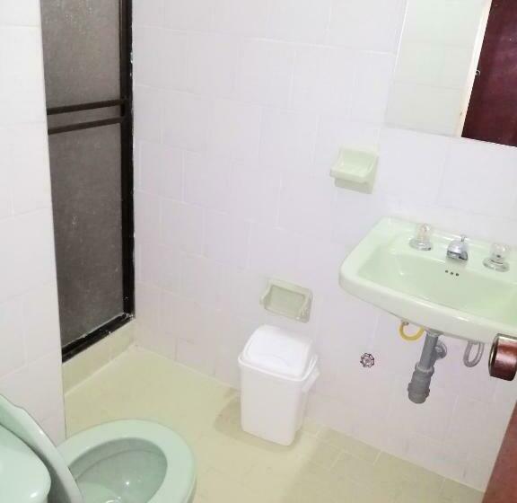 豪华房间, Tame Real