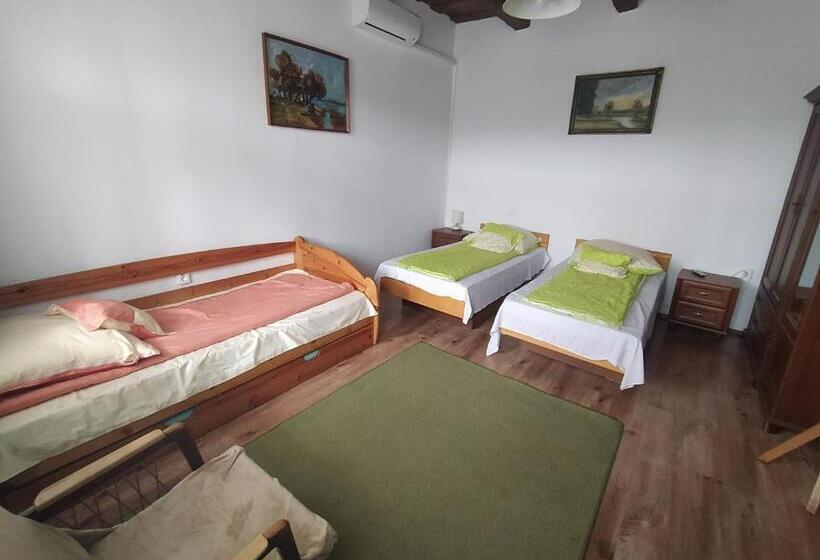 Апартаменты 2 Спальни, Heni Vendégháza