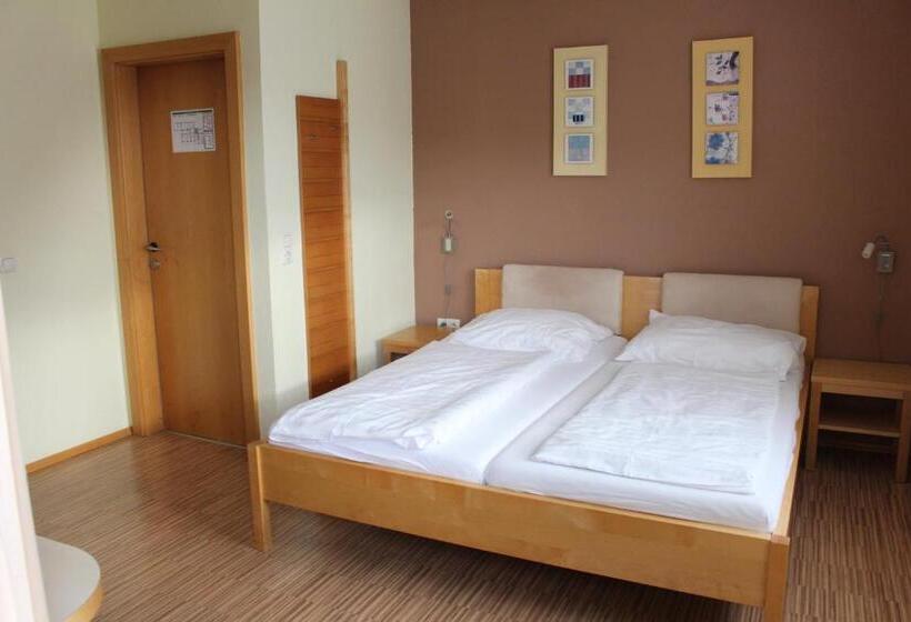 Standard-huone, Konditorei Binder