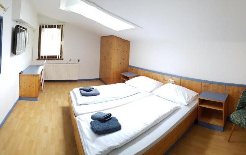 Standard-huone, Konditorei Binder