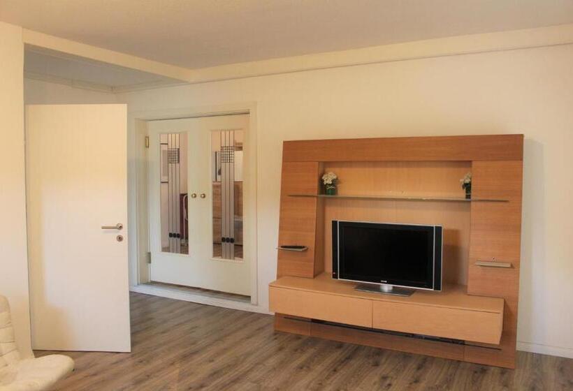 Huoneisto 1 Makuuhuone, Konditorei Binder