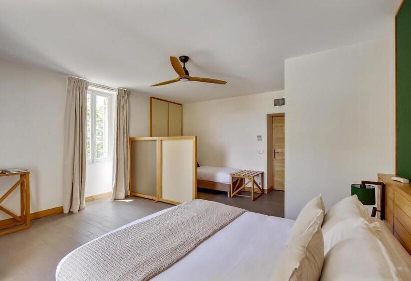 חדר קומפורט לשלושה, Le Logis De Valandraud