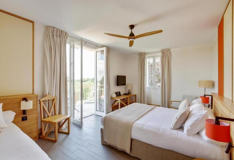 חדר סופריור לשלושה, Le Logis De Valandraud